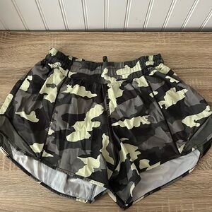 Lululemon size 8 hotty hot camo